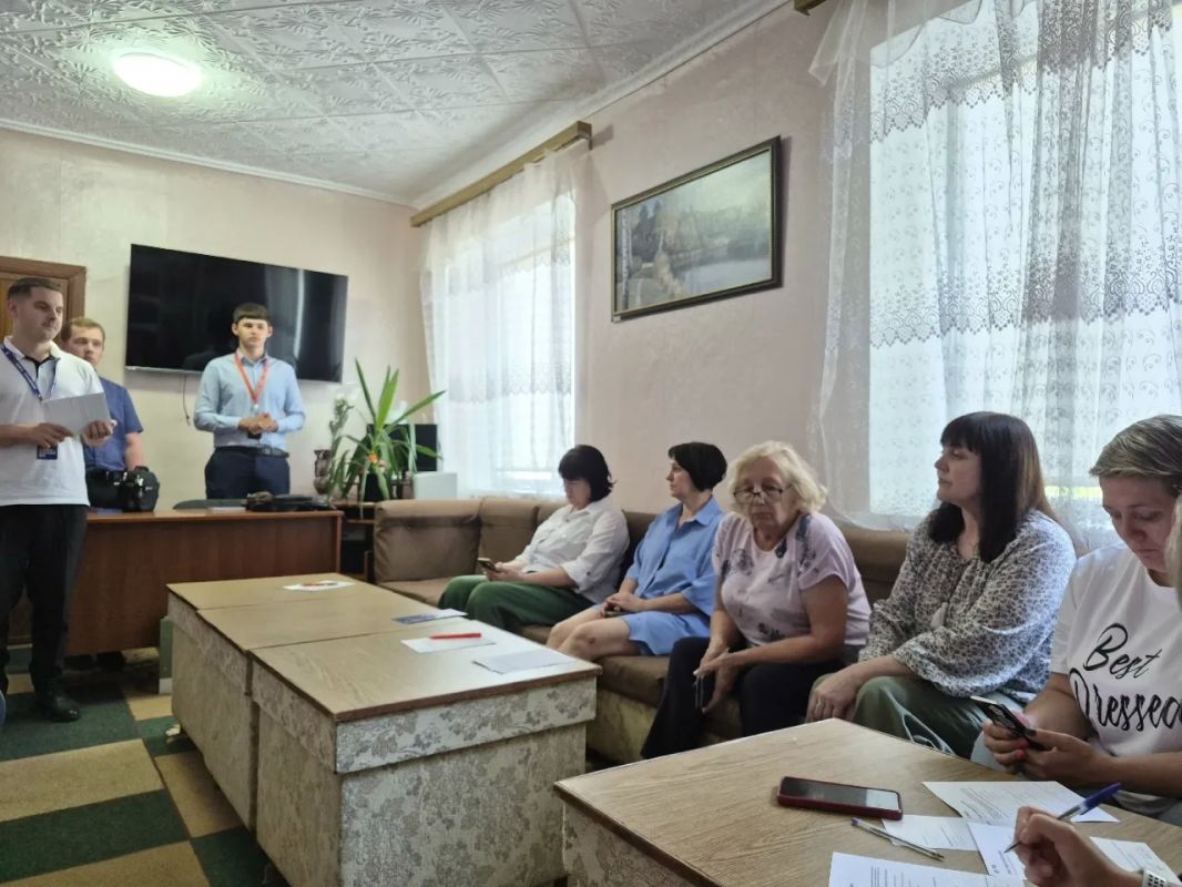 Сотрудники Лутугинской библиотеки повысили финансовую грамотность в рамках эстафеты «Мои финансы» Сотрудники Лутугинской библиотеки повысили финансовую грамотность в рамках эстафеты «Мои финансы»