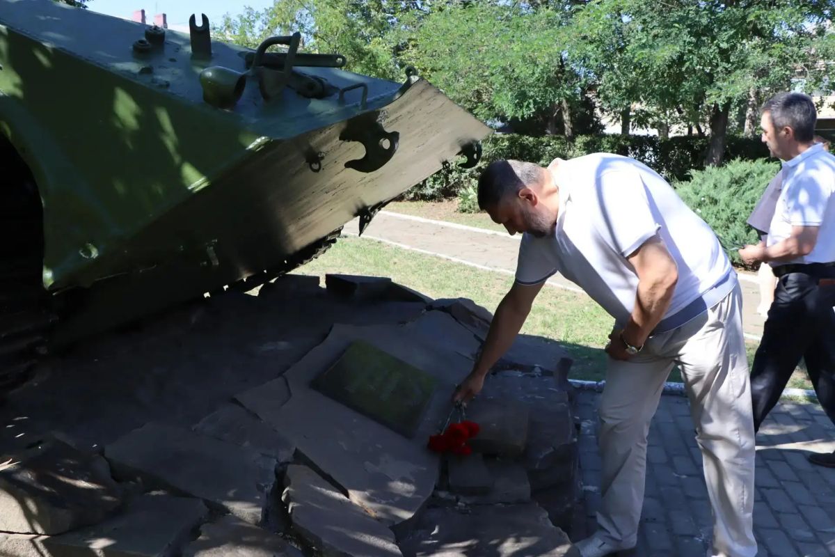 Глава Лутугинского округа встретился с ветеранами боевых действий в памятный день Глава Лутугинского округа встретился с ветеранами боевых действий в памятный день