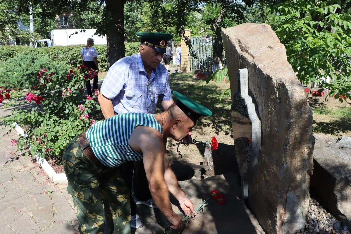 Глава Лутугинского округа встретился с ветеранами боевых действий в памятный день Глава Лутугинского округа встретился с ветеранами боевых действий в памятный день