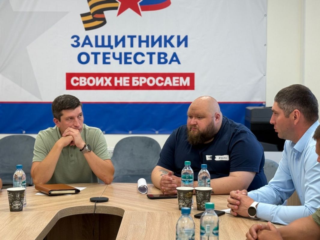 В День ветеранов боевых действий в филиале фонда «Защитники Отечества» в ЛНР состоялся круглый стол