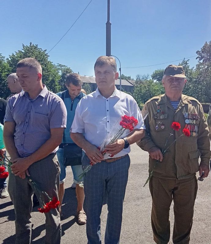 Роман Лысенко: Сегодня, в День ветеранов боевых действий, мы отдали дань глубокого уважения тем, кто с честью выполнил свой воинский долг Роман Лысенко: Сегодня, в День ветеранов боевых действий, мы отдали дань глубокого уважения тем, кто с честью выполнил свой воинский долг