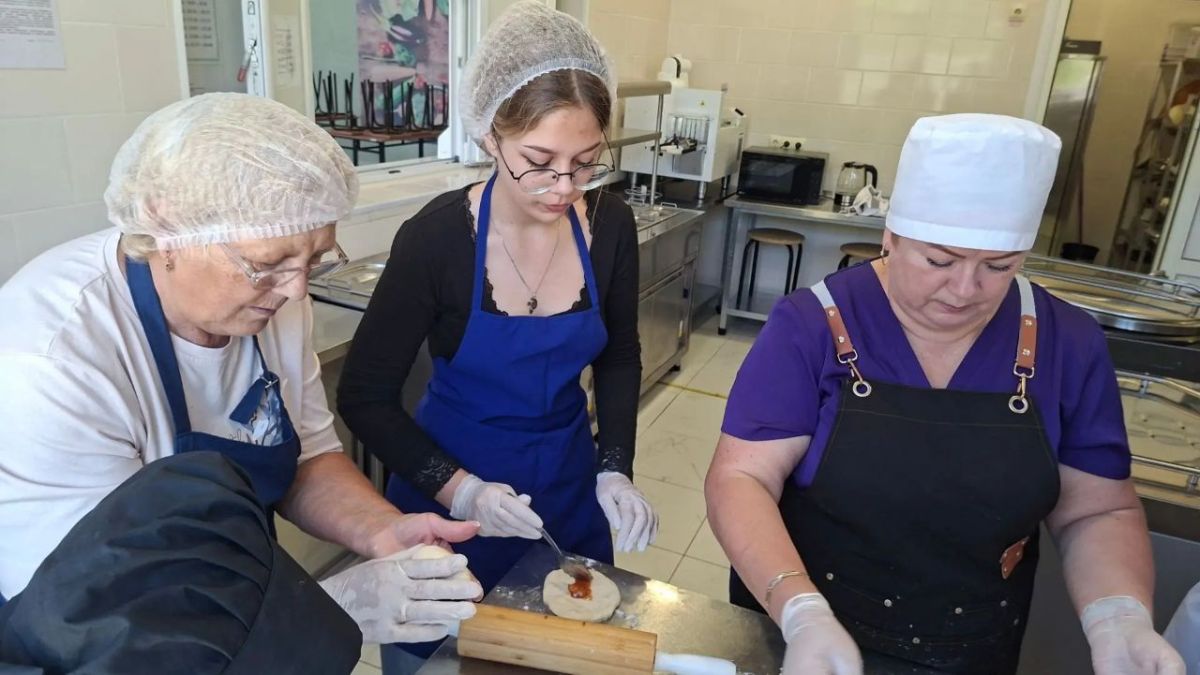 «Сладкая Радость» из Беловодской школы №1 — вкус заботы для наших героев! «Сладкая Радость» из Беловодской школы №1 — вкус заботы для наших героев!