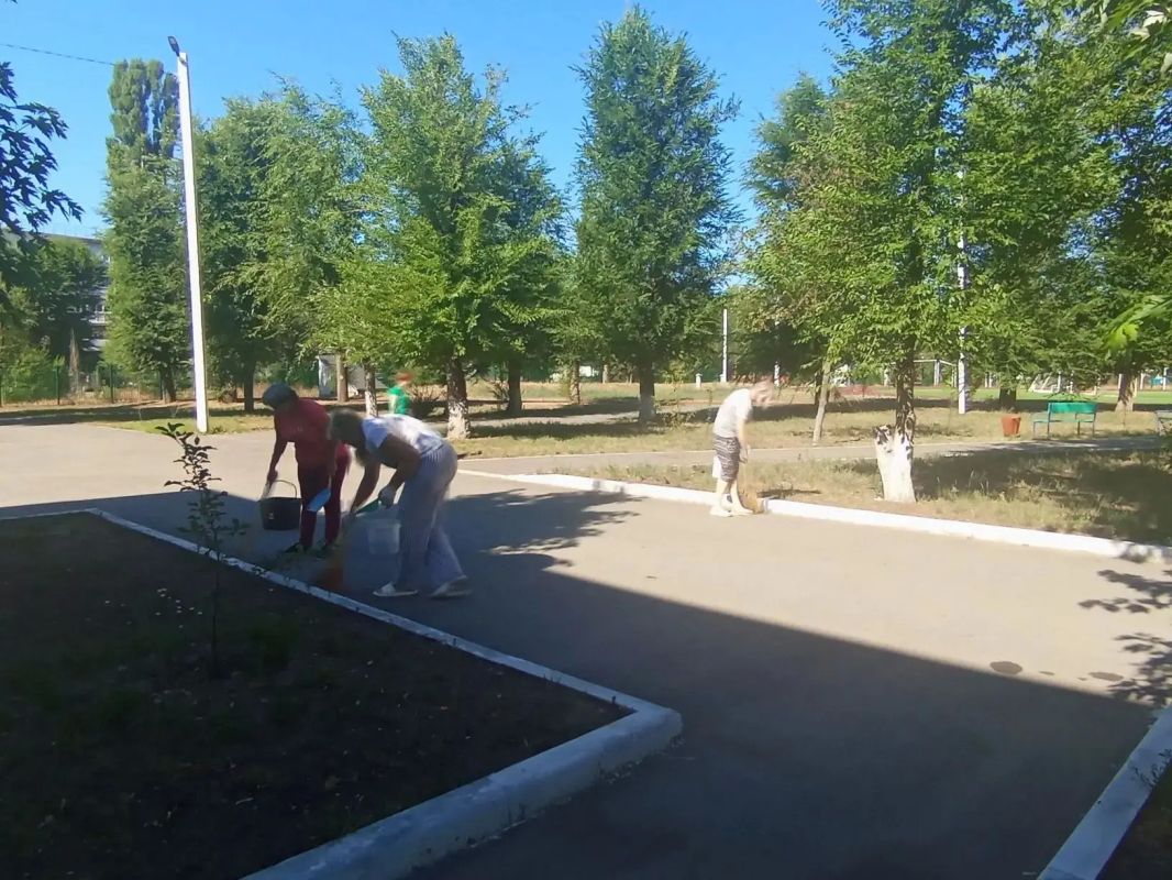 В Северодонецке состоялся общегородской субботник В Северодонецке состоялся общегородской субботник