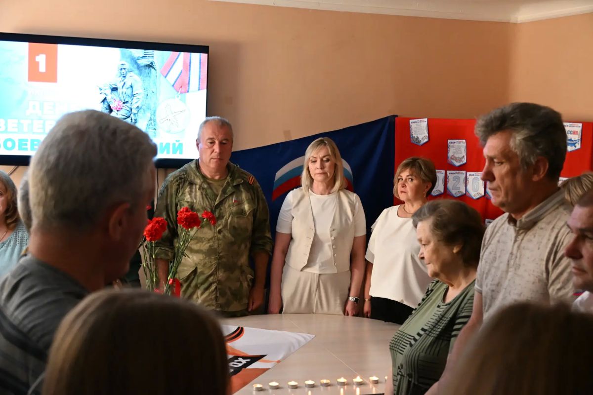 «Чтобы не забыть – надо знать и помнить»: в Брянке почтили ветеранов боевых действий «Чтобы не забыть – надо знать и помнить»: в Брянке почтили ветеранов боевых действий