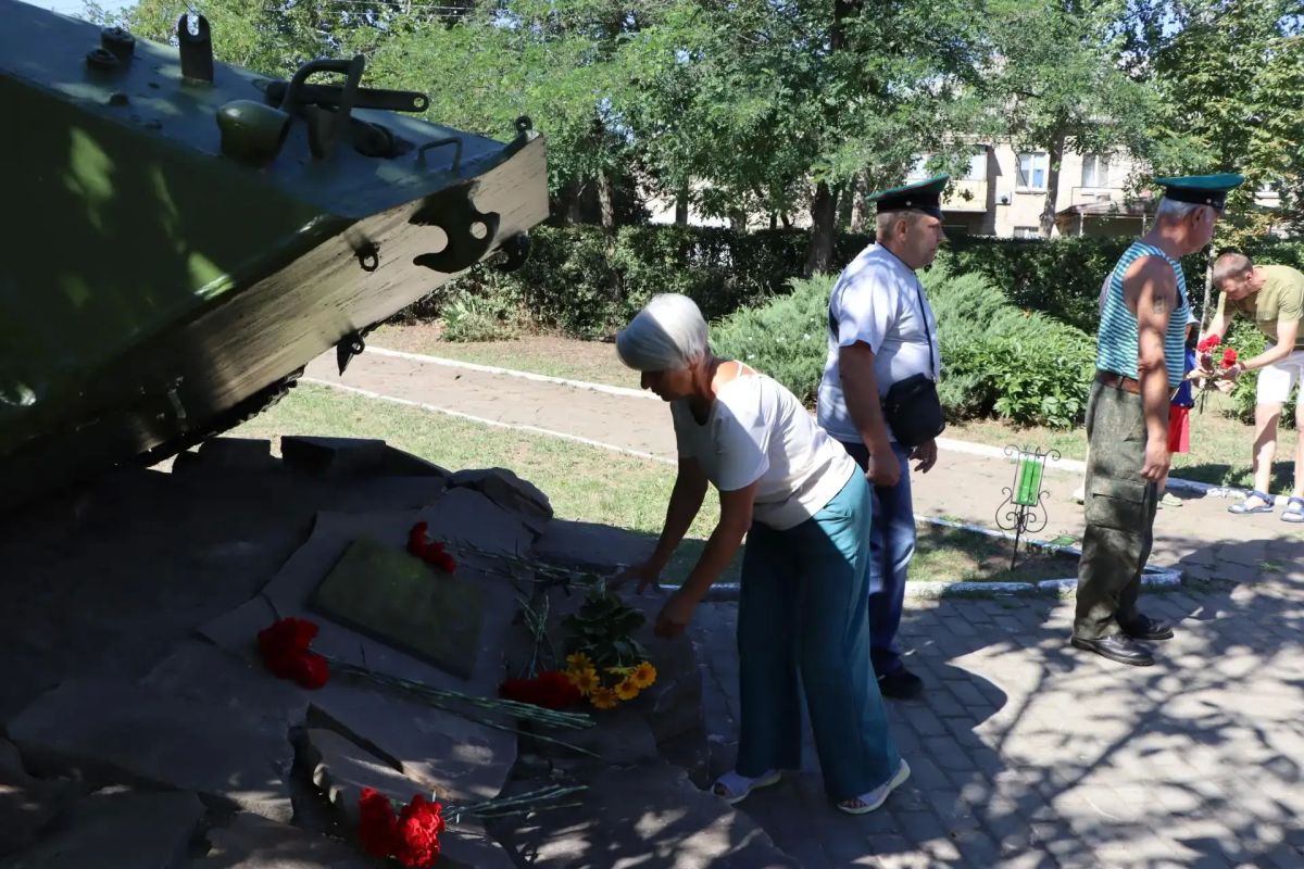 Глава Лутугинского округа встретился с ветеранами боевых действий в памятный день Глава Лутугинского округа встретился с ветеранами боевых действий в памятный день