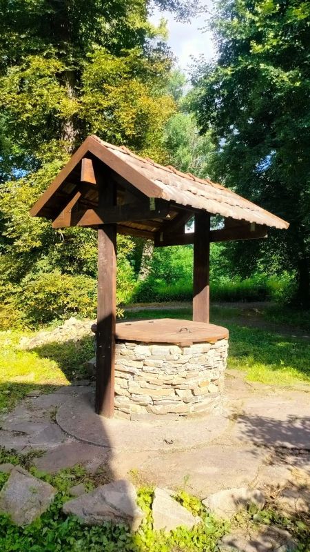 В Музейно-туристическом комплексе «Парк и усадьба Казимира Мсциховского» завершён долгожданный проект по восстановлению колодца В Музейно-туристическом комплексе «Парк и усадьба Казимира Мсциховского» завершён долгожданный проект по восстановлению колодца