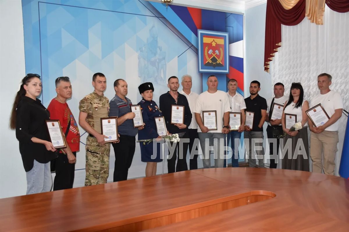 В Администрации Краснодонского муниципального округа состоялся торжественный прием приуроченный Дню ветеранов боевых действий В Администрации Краснодонского муниципального округа состоялся торжественный прием приуроченный Дню ветеранов боевых действий