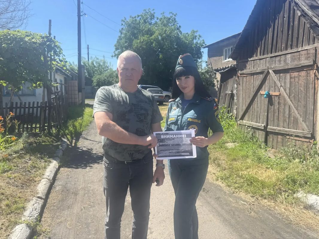В пгт Кленовый проведена профилактическая беседа с жителями В пгт Кленовый проведена профилактическая беседа с жителями