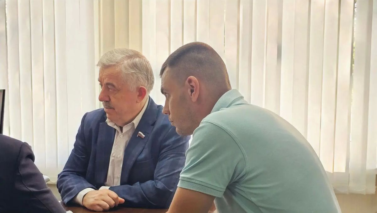 Виктор Водолацкий: Сегодня провел рабочее совещание в Министерстве строительства и жилищно-коммунального хозяйства ЛНР Виктор Водолацкий: Сегодня провел рабочее совещание в Министерстве строительства и жилищно-коммунального хозяйства ЛНР