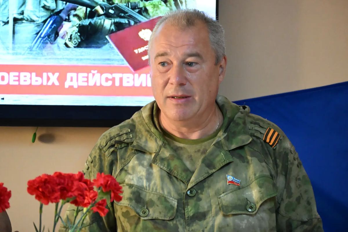 «Чтобы не забыть – надо знать и помнить»: в Брянке почтили ветеранов боевых действий «Чтобы не забыть – надо знать и помнить»: в Брянке почтили ветеранов боевых действий