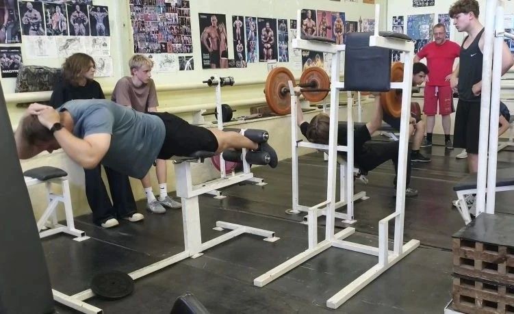 В Алчевске прошла открытая тренировка по силовому фитнесу, посвященная Дню ветерана боевых действий В Алчевске прошла открытая тренировка по силовому фитнесу, посвященная Дню ветерана боевых действий