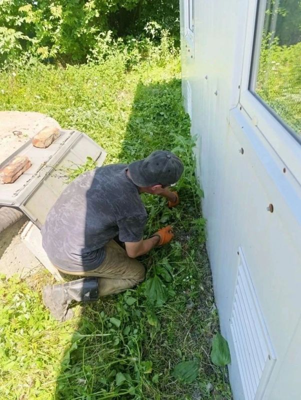 В Красном Луче ежедневно устраняют аварии на водопроводных сетях В Красном Луче ежедневно устраняют аварии на водопроводных сетях