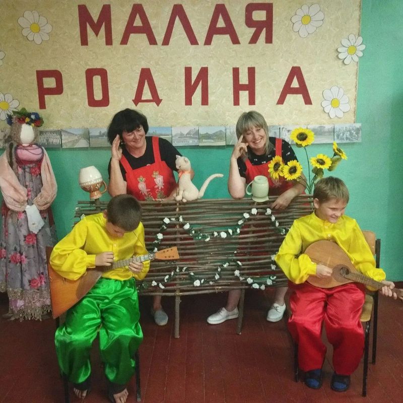 В рамках партийного проекта "Культура малой Родины" в филиале «Клуб пгт Вергулевка» прошел вечер воспоминаний «Мой отчий край ни в чем не повторим» В рамках партийного проекта "Культура малой Родины" в филиале «Клуб пгт Вергулевка» прошел вечер воспоминаний «Мой отчий край ни в чем не повторим»