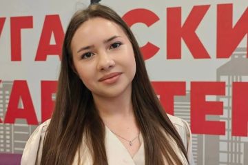 200 баллов на ЕГЭ - и красивый номер телефона : школьница из ЛНР получила необычный подарок