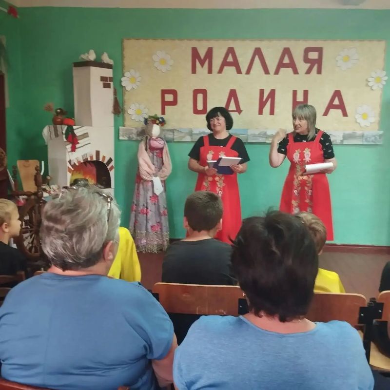 В рамках партийного проекта "Культура малой Родины" в филиале «Клуб пгт Вергулевка» прошел вечер воспоминаний «Мой отчий край ни в чем не повторим» В рамках партийного проекта "Культура малой Родины" в филиале «Клуб пгт Вергулевка» прошел вечер воспоминаний «Мой отчий край ни в чем не повторим»