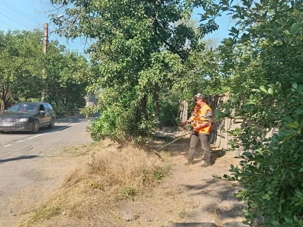 Коммунальными службами проведены работы на территории города Коммунальными службами проведены работы на территории города