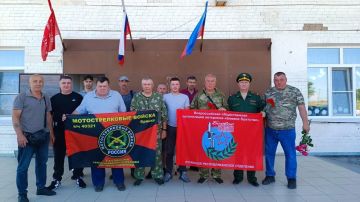 В День ветеранов боевых действий вместе с однополчанами из родного 206 полка отправились в село Дьяково, чтобы почтить память наших земляков, погибших в ходе специальной военной операции