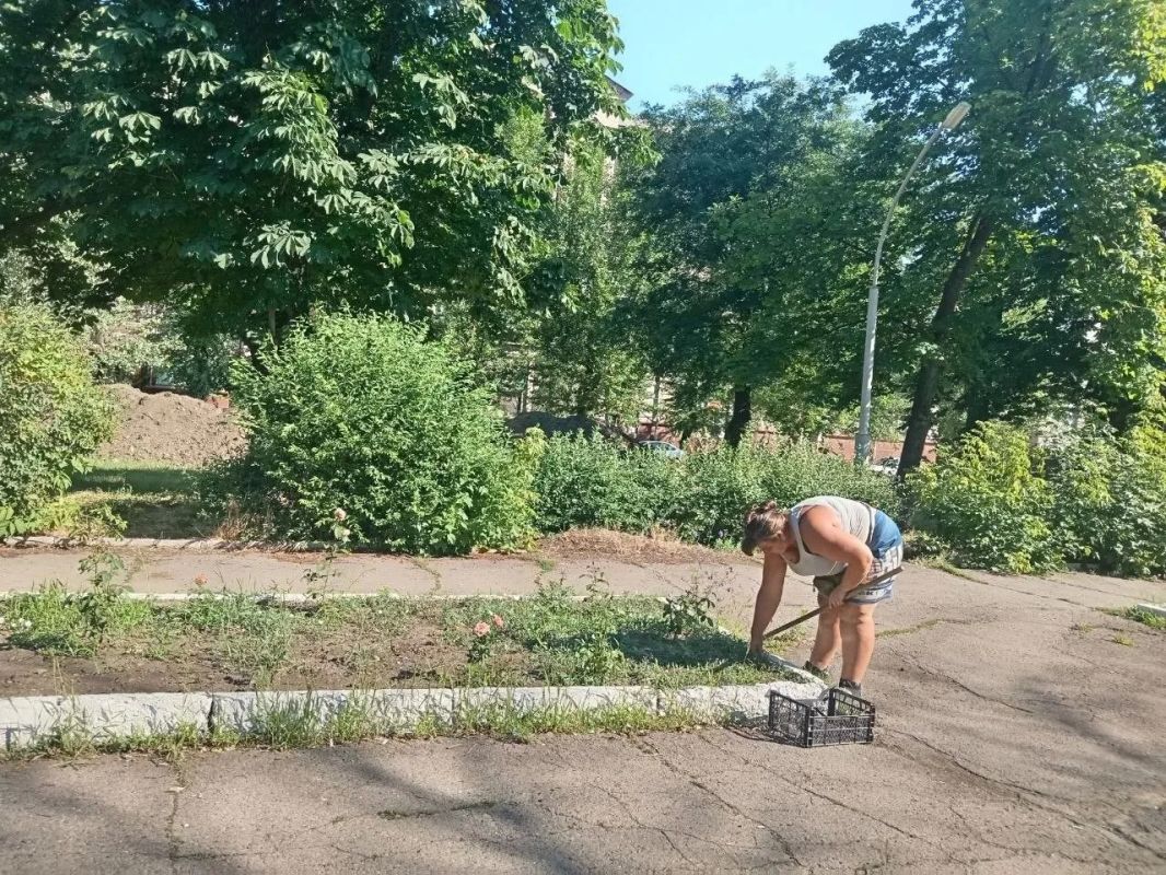 Коммунальными службами проведены работы на территории города Коммунальными службами проведены работы на территории города
