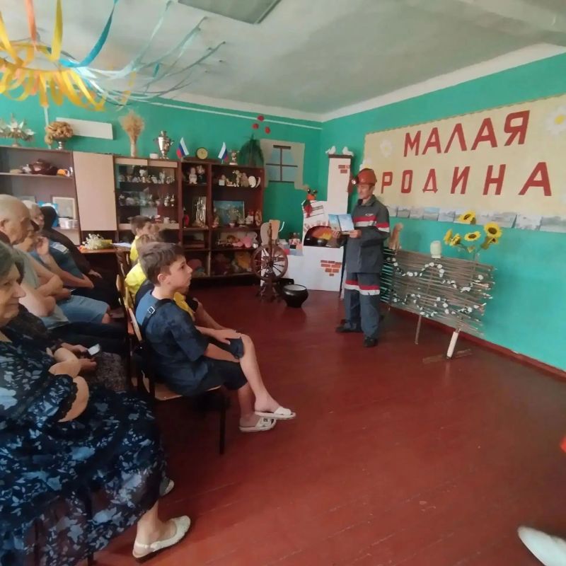 В рамках партийного проекта "Культура малой Родины" в филиале «Клуб пгт Вергулевка» прошел вечер воспоминаний «Мой отчий край ни в чем не повторим» В рамках партийного проекта "Культура малой Родины" в филиале «Клуб пгт Вергулевка» прошел вечер воспоминаний «Мой отчий край ни в чем не повторим»