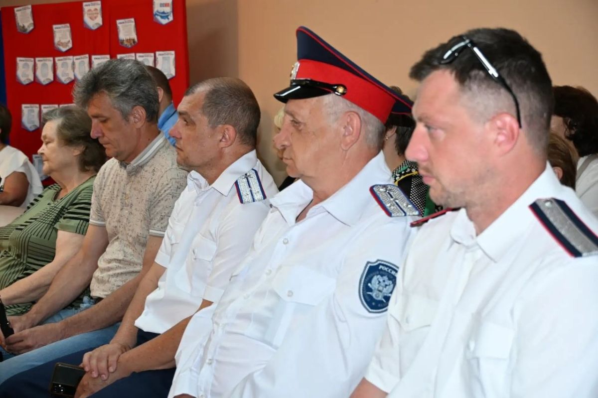 «Чтобы не забыть – надо знать и помнить»: в Брянке почтили ветеранов боевых действий «Чтобы не забыть – надо знать и помнить»: в Брянке почтили ветеранов боевых действий