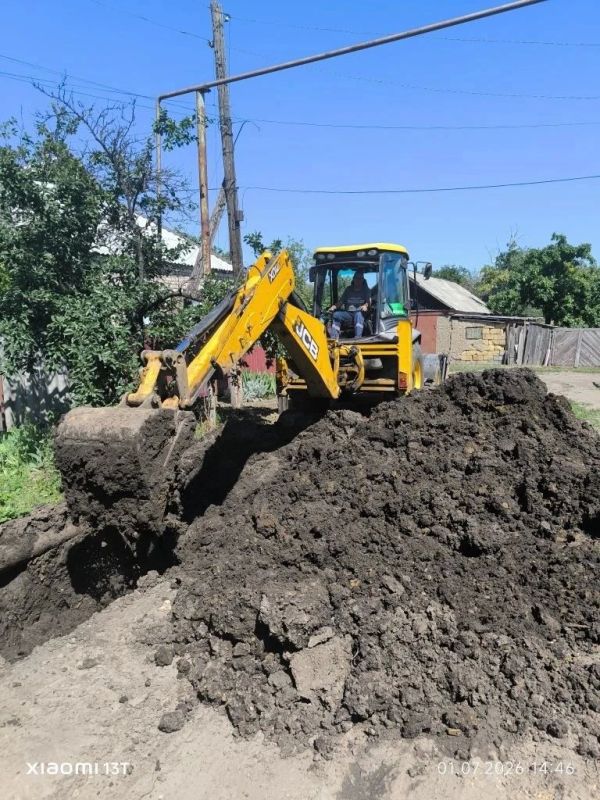 В Красном Луче ежедневно устраняют аварии на водопроводных сетях В Красном Луче ежедневно устраняют аварии на водопроводных сетях