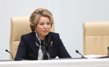К 35 годам россияне должны успеть родить минимум троих детей, создать семью и состояться в профессии