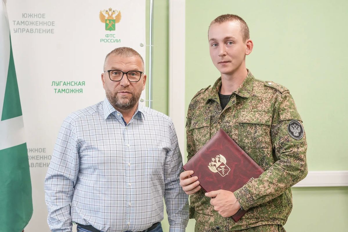 Валерий Пикалёв посетил с рабочим визитом Луганскую таможню Валерий Пикалёв посетил с рабочим визитом Луганскую таможню