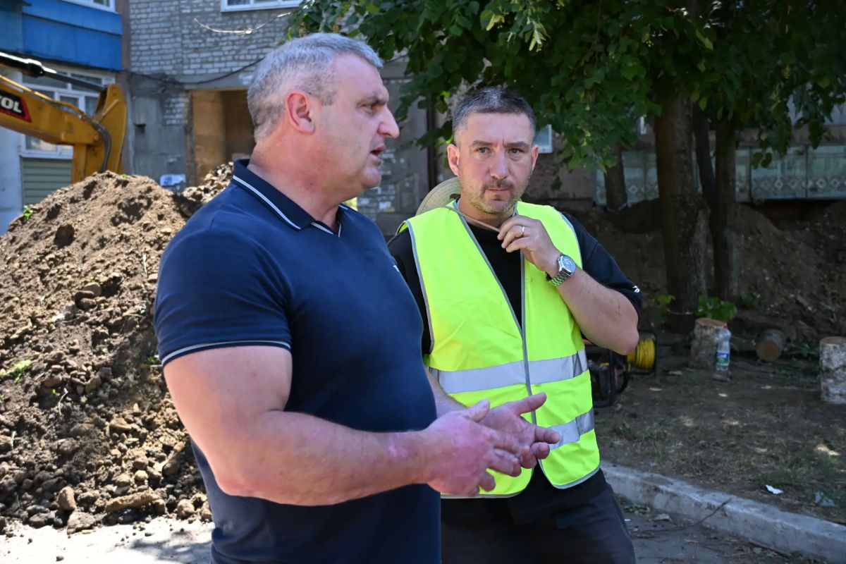 Народная программа в действии: в микрорайоне «Молодёжный» начался долгожданный ремонт канализации Народная программа в действии: в микрорайоне «Молодёжный» начался долгожданный ремонт канализации
