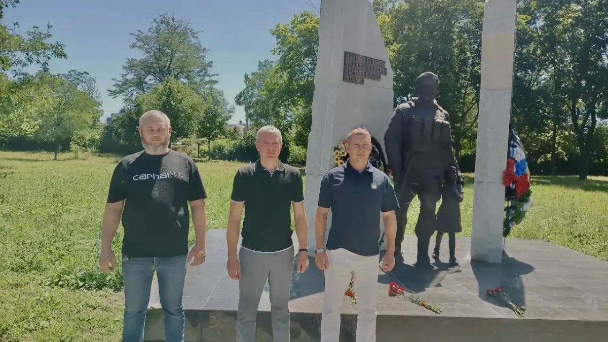 Память, честь и благодарность: депутаты ЛДПР почтили ветеранов боевых действий в Свердловске