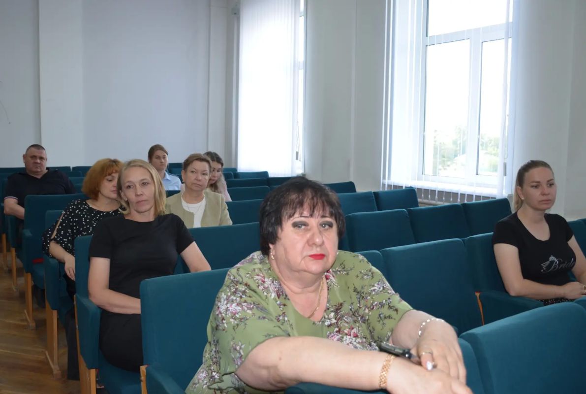 Заседание комиссии по делам несовершеннолетних в Новоайдарском округе: комплексный подход к защите детей Заседание комиссии по делам несовершеннолетних в Новоайдарском округе: комплексный подход к защите детей