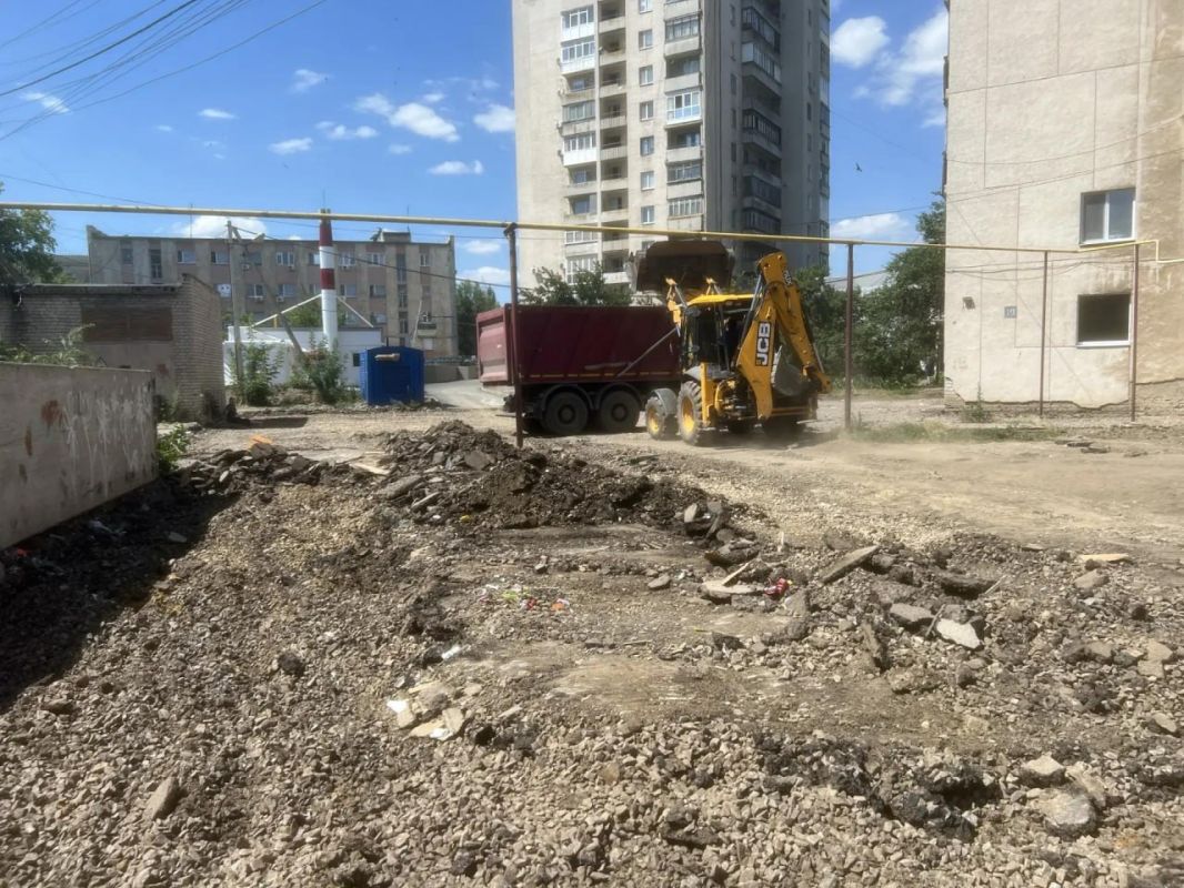 Сергей Козенко: Продолжаем системную работу по благоустройству внутридворовых территорий Краснодонского муниципального округа Сергей Козенко: Продолжаем системную работу по благоустройству внутридворовых территорий Краснодонского муниципального округа