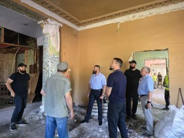 Сегодня вместе с моими коллегами, заместителем Председателя Совета депутатов Сергеем Квачуком и депутатом Евгением Воробьевым, посетили Краснолучский городской отдел ЗАГС, чтобы оценить ход работ на объекте