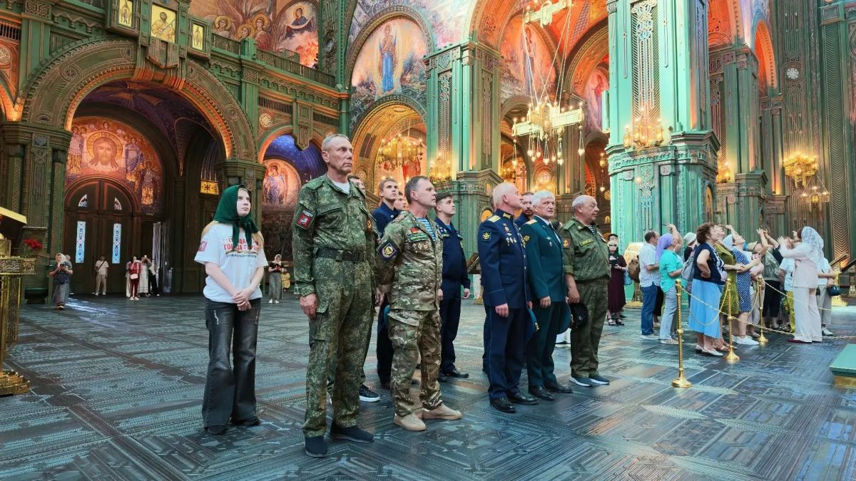 Дарья Лантратова: Они были за рулем экипажей в Волгограде, Воронеже, Мурманске, Смоленске Дарья Лантратова: Они были за рулем экипажей в Волгограде, Воронеже, Мурманске, Смоленске