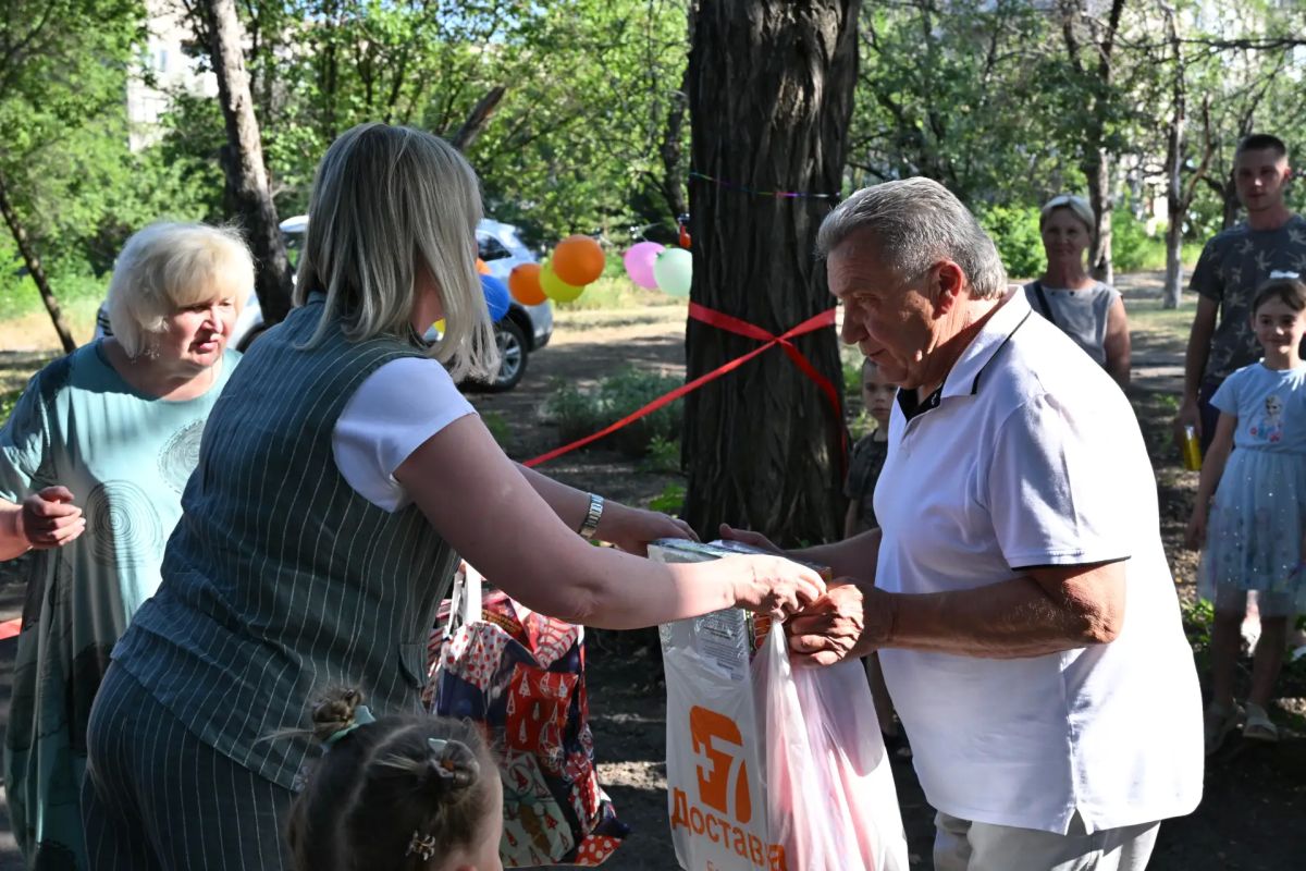 В Анненке зазвенел детский смех: новая площадка открыла сезон счастья В Анненке зазвенел детский смех: новая площадка открыла сезон счастья