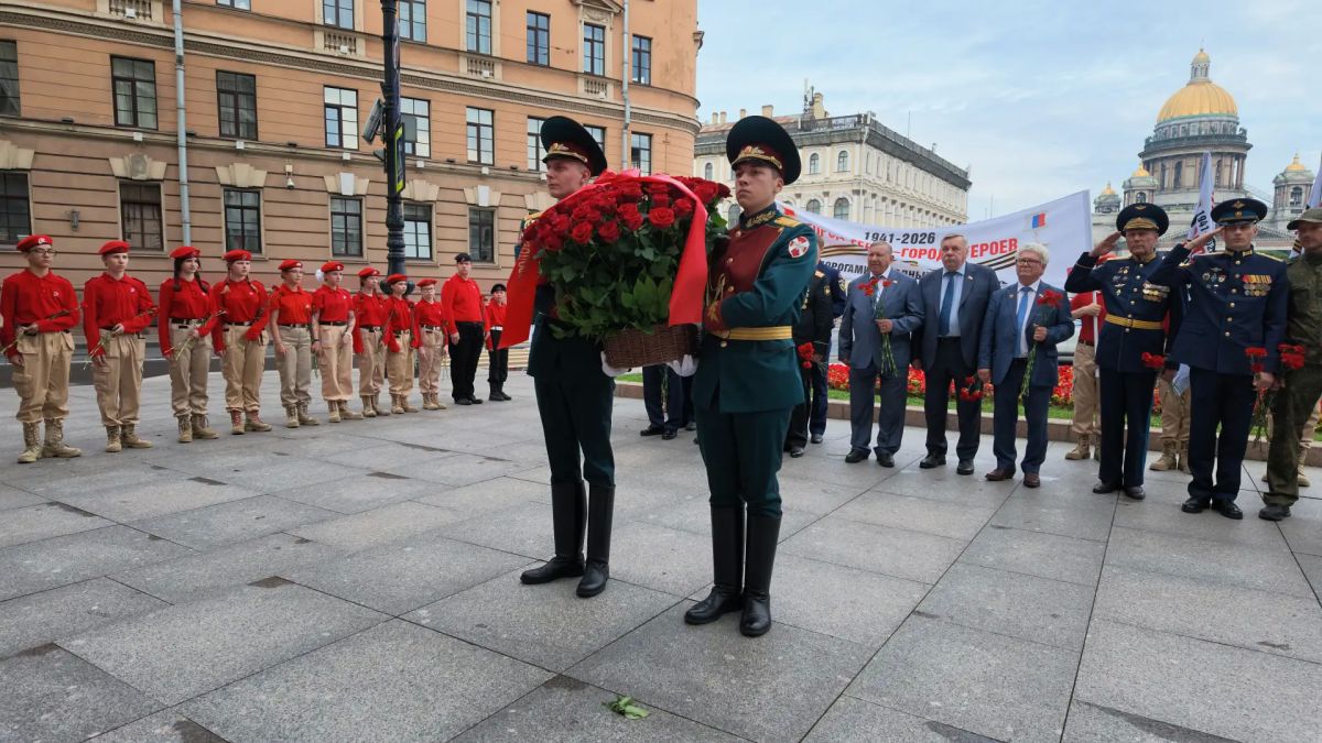 Дарья Лантратова: Они были за рулем экипажей в Волгограде, Воронеже, Мурманске, Смоленске Дарья Лантратова: Они были за рулем экипажей в Волгограде, Воронеже, Мурманске, Смоленске