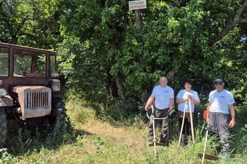 В селе Медвежанка прошла акция «Вода России» В селе Медвежанка прошла акция «Вода России»