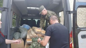 Военные следователи СК России доставили гуманитарную помощь бойцам в ЛНР