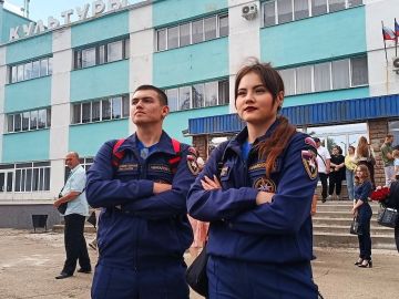 Добровольцы ССО «Молодогвардеец» ЛугРО ВСКС, студенты Краснодонского факультета инженерии и менеджмента (филиал) ЛГУ им. В. Даля, совместно с сотрудниками Отдела Министерства внутренних дел Российской Федерации...