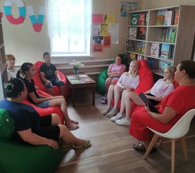 В Юрьевской библиотеке прошла литературная гостиная «Сказания и легенды народов России» В Юрьевской библиотеке прошла литературная гостиная «Сказания и легенды народов России»