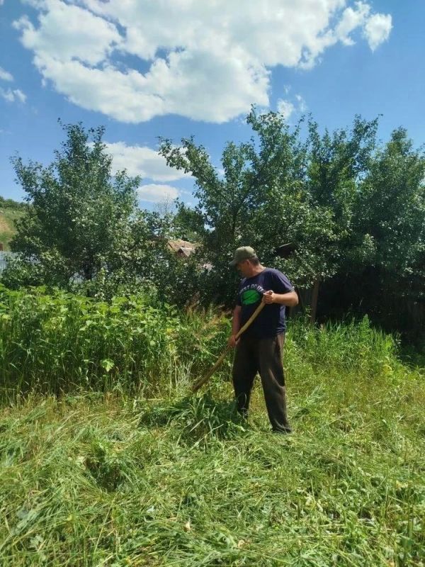 В Ровеньках оказывают помощь семьям героев, погибших в ходе СВО В Ровеньках оказывают помощь семьям героев, погибших в ходе СВО