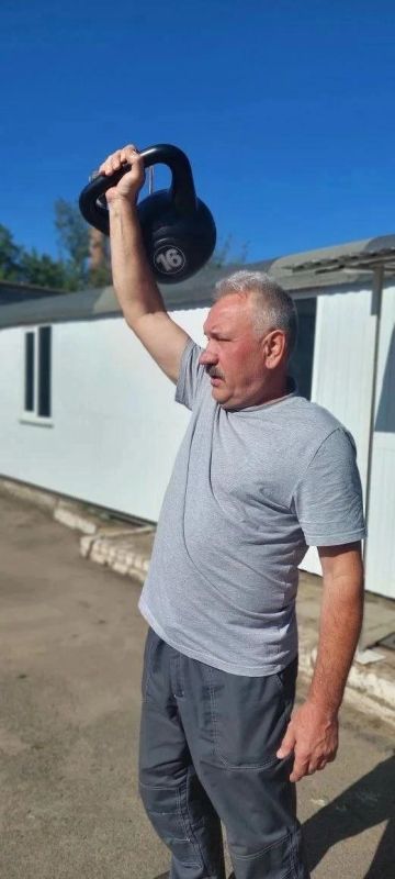 В рамках спортивного марафона «Сила России» прошел турнир по поднятию гири, посвященный Дню ветеранов боевых действий В рамках спортивного марафона «Сила России» прошел турнир по поднятию гири, посвященный Дню ветеранов боевых действий