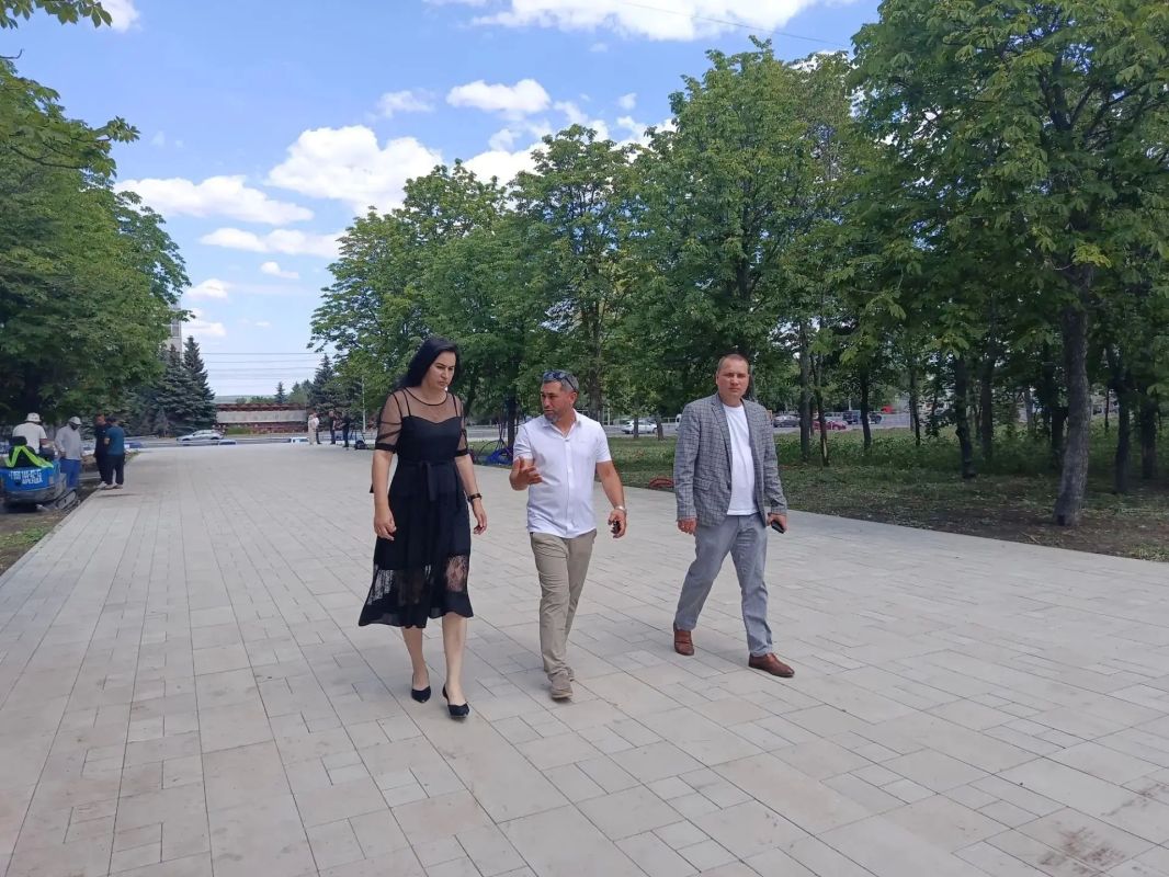 После ряда публикаций в социальных сетях Администрация Луганска передала в МВД ЛНР информацию о вандализме в восстанавливаемом парке «Дружба»