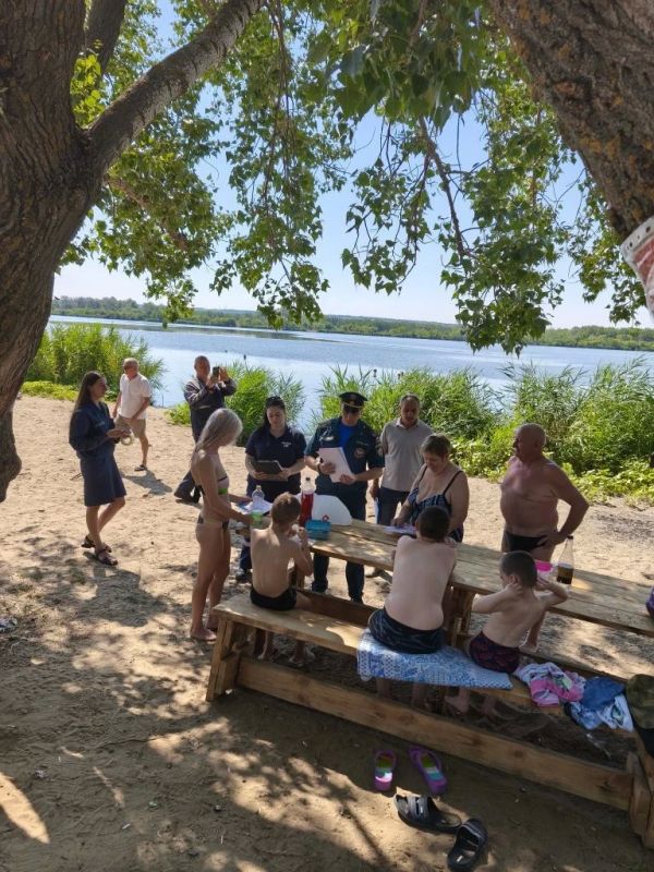 В городе Счастье в летний период проводят разъяснительные рейды В городе Счастье в летний период проводят разъяснительные рейды