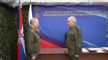 Путин посетил сегодня один из вспомогательных командных пунктов объединенной группировки войск, — Песков