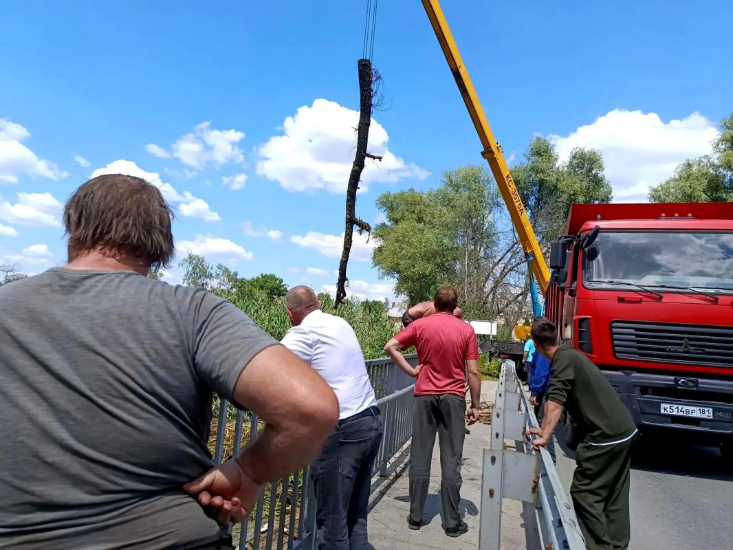 Благоустройство Новоайдара: река Айдар стала чище и уютнее Благоустройство Новоайдара: река Айдар стала чище и уютнее