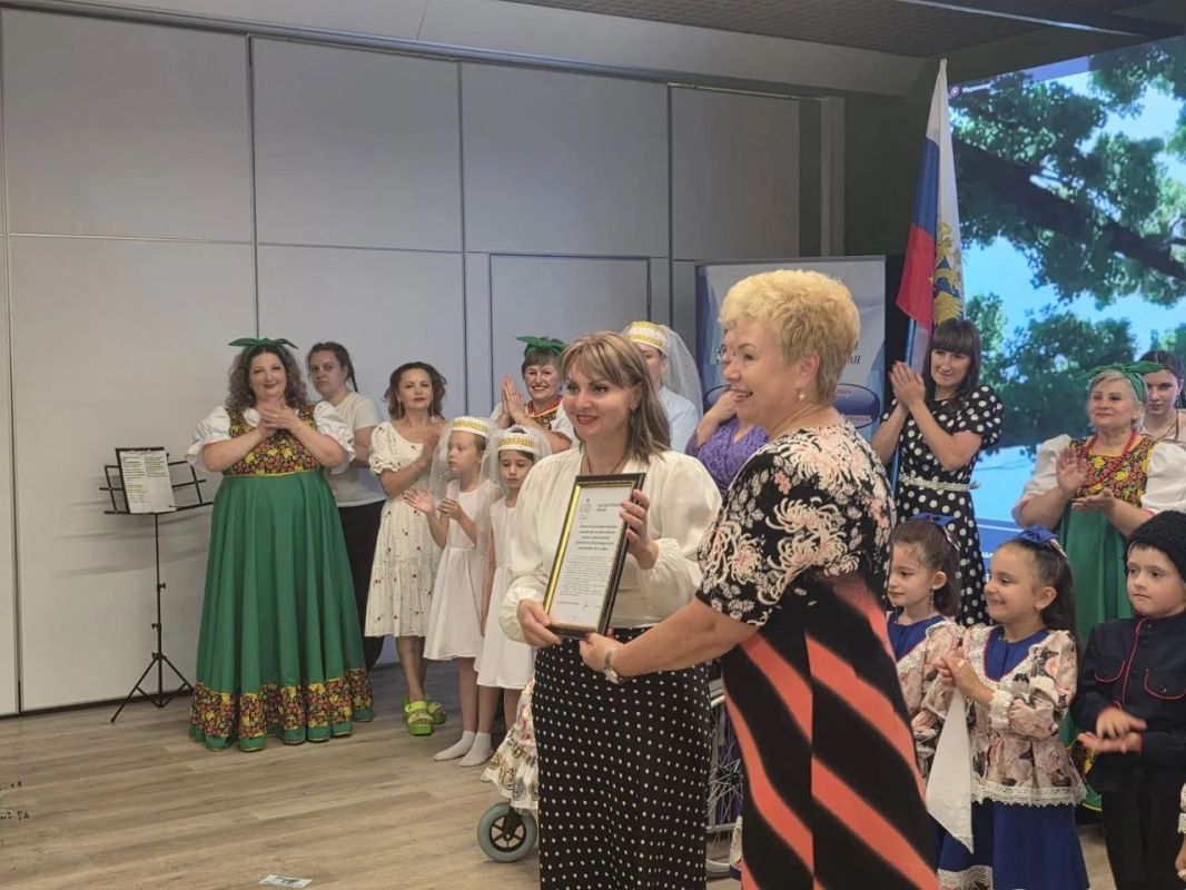 Ольга Бас: В преддверии Дня семьи, любви и верности посетила инклюзивный фестиваль "Семейные традиции особенного назначения", устроенный Луганской общественной организацией социальной защиты граждан "Путь добра"