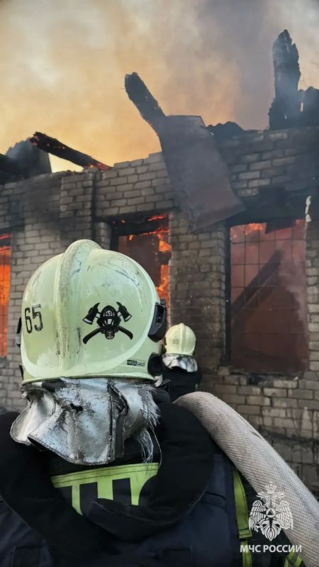 Спасатели МЧС России ликвидировали пожар в Сватовском муниципальном округе Спасатели МЧС России ликвидировали пожар в Сватовском муниципальном округе