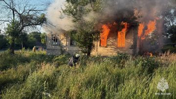 Спасатели МЧС России ликвидировали пожар в Сватовском муниципальном округе