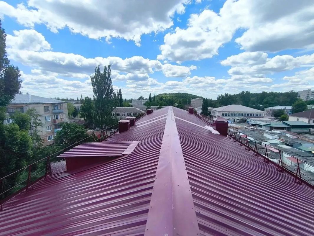95 процентов составляет готовность у трех ремонтируемых в Кировске кровель 95 процентов составляет готовность у трех ремонтируемых в Кировске кровель