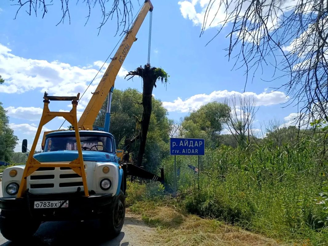 Благоустройство Новоайдара: река Айдар стала чище и уютнее Благоустройство Новоайдара: река Айдар стала чище и уютнее